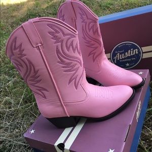 Austin Trading Co boots